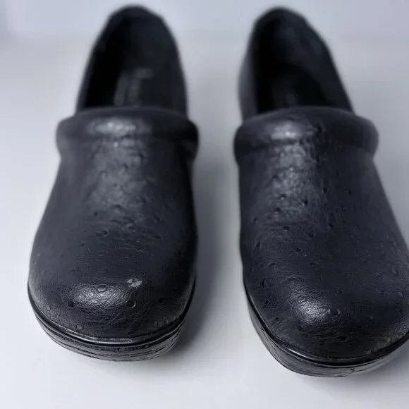 B.O.C. BORN NADIYYA Women's Black Ostrich Print Comfort Clog US 8M Boho, Casual - Picture 2 of 11